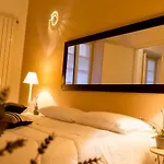 Rearduinoivrea Hotel apartamentowy 4*
