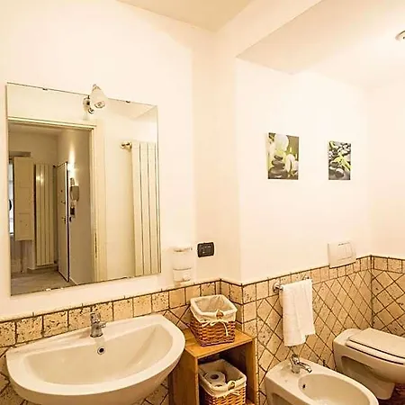 Rearduinoivrea アパートホテル 4*